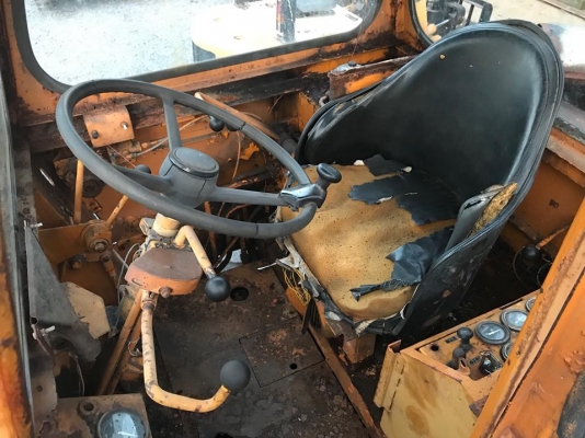 ขายรถตัก Komatsu JH30B  รถเก่าญี่ปุ่น 100\%  สภาพสวยพร้อมใช้งานได้ทันที สนใจติดต่อ 094-995-6265