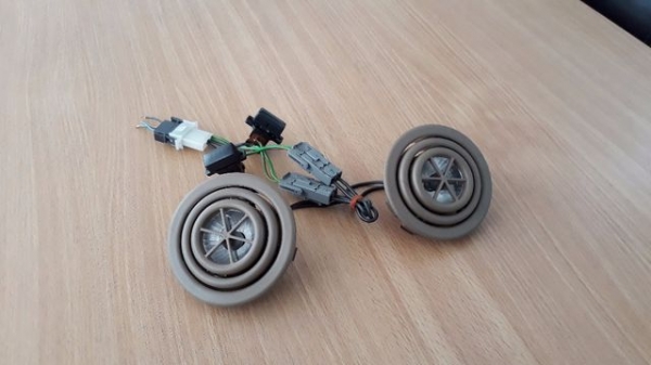 ไฟเพดาน Benz รุ่นเก่า หมุนปรับระดับได้