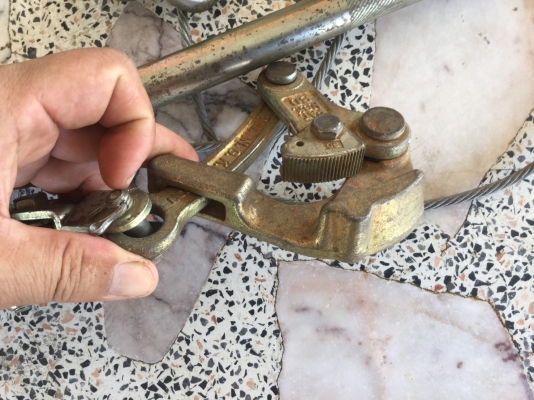 ขายรอกดึงสายไฟพร้อมปากจับของญี่ปุ่น ยี่ห้อ NGK ขนาด 1 ton จับได้ถึง 16 มิล