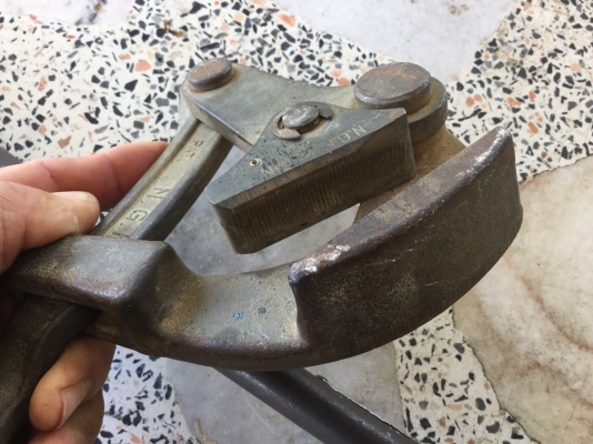 ขายรอกดึงสายไฟพร้อมปากจับของญี่ปุ่น ยี่ห้อ NGK ขนาด 2 ton จับได้ถึง 22 มิล ขายรอกดึงสายไฟพร้อมปากจับของญี่ปุ่น ยี่ห้อ NGK ขนาด 2 ton จับได้ถึง 22 มิล