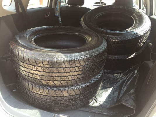 ยาง Bridgestone 245 70 16 ปี17 มี4ชุด ดอกเต็มแน่นๆ ไม่มีปะ ใช้ยาว ราคาไม่แพง