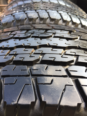 ยาง Bridgestone 245 70 16 ปี17 มี4ชุด ดอกเต็มแน่นๆ ไม่มีปะ ใช้ยาว ราคาไม่แพง