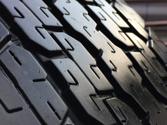 ยาง Bridgestone 245 70 16 ปี17 มี4ชุด ดอกเต็มแน่นๆ ไม่มีปะ ใช้ยาว ราคาไม่แพง