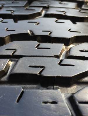 ยาง Bridgestone 245 70 16 ปี17 มี4ชุด ดอกเต็มแน่นๆ ไม่มีปะ ใช้ยาว ราคาไม่แพง