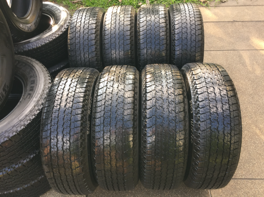 ยาง Bridgestone 245 70 16 ปี17 มี4ชุด ดอกเต็มแน่นๆ ไม่มีปะ ใช้ยาว ราคาไม่แพง