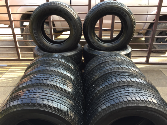 ยาง Bridgestone 245 70 16 ปี17 มี4ชุด ดอกเต็มแน่นๆ ไม่มีปะ ใช้ยาว ราคาไม่แพง