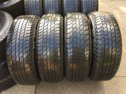 ยาง Bridgestone 245 70 16 ปี17 มี4ชุด ดอกเต็มแน่นๆ ไม่มีปะ ใช้ยาว ราคาไม่แพง