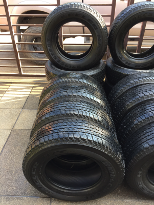 ยาง Bridgestone 245 70 16 ปี17 มี4ชุด ดอกเต็มแน่นๆ ไม่มีปะ ใช้ยาว ราคาไม่แพง