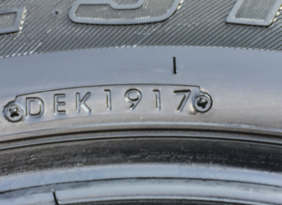 ยาง Bridgestone 245 70 16 ปี17 มี4ชุด ดอกเต็มแน่นๆ ไม่มีปะ ใช้ยาว ราคาไม่แพง