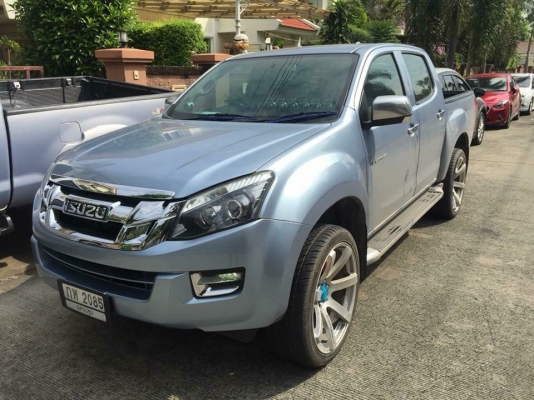 ยาง Bridgestone 245 70 16 ปี17 มี4ชุด ดอกเต็มแน่นๆ ไม่มีปะ ใช้ยาว ราคาไม่แพง