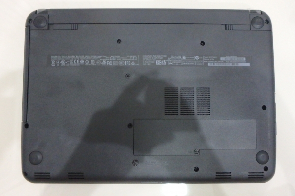 โน๊ตบุ๊ค hp รุ่น 14-r056TU 14 นิ้ว Core i3-4030U Ram 4G HDD 500GB ที่ชาร์ท กระเป๋า สภาพใหม่