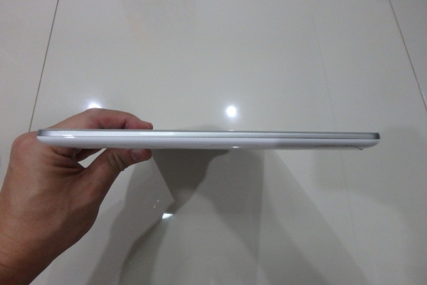 Samsung Galaxy TAB2 10.1 P5100 สภาพใหม่มาก ไร้ริ้วรอย มีที่ชาร์ท