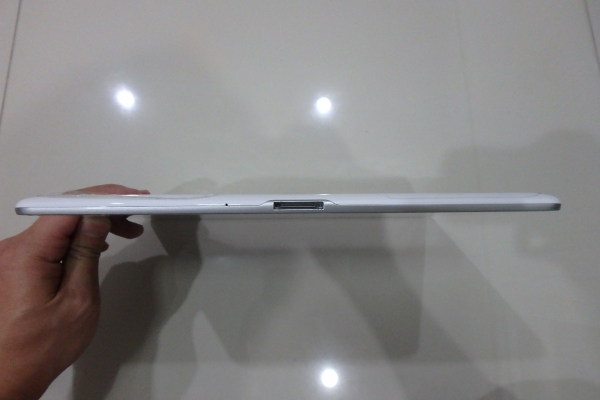 Samsung Galaxy TAB2 10.1 P5100 สภาพใหม่มาก ไร้ริ้วรอย มีที่ชาร์ท