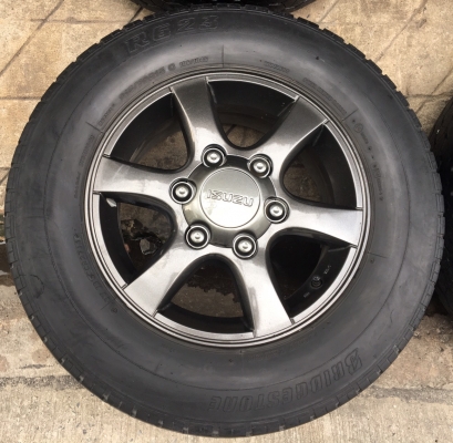 ล้อแม็ก ISUZU D-MAX Platinum สีเทาดำ ขอบ 15 พร้อมยาง 215-70-15 Bridgestone ปี 11