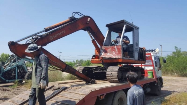 ขาย 235,000 บาท HITACHI EX60-1 เครื่องดี ปั้มแรง โช่หนา เอวแน่น เอกสารชื้อขาย   รถอยู่ จ.นครปฐม โทร&amp;ไอดีไลน์ 0610710295