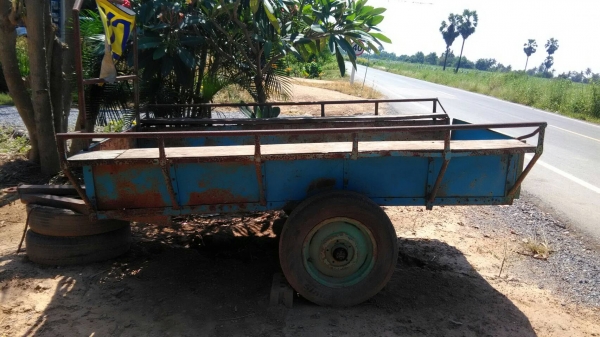 เทนเลอร์ลากติดท้ายรถไถ