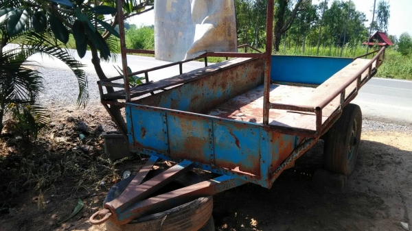 เทนเลอร์ลากติดท้ายรถไถ