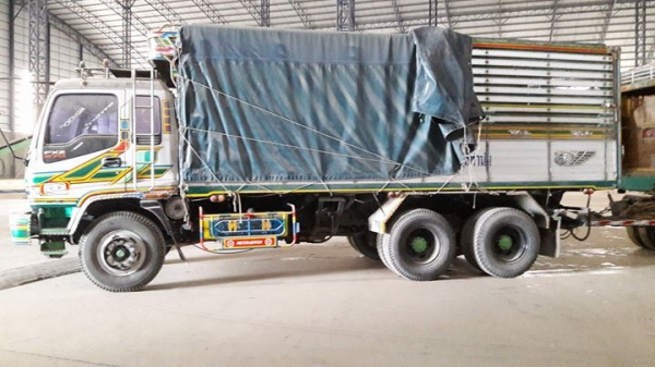 พ่วง 18 ล้อ ISUZU DECA FVZ195 แรง ปี 45 แม่กระบะมิเนียม - ดั้ม ยาว 6.30 ม. / ลูกสองคานกระบะไม้ - ดั้ม ยาว 6.40 ม.  ราคา 1.2 ล้านต่อรอง