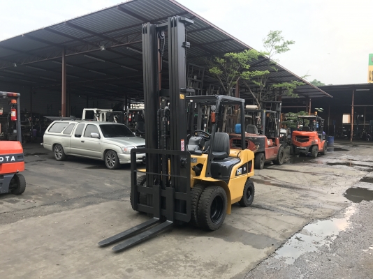 รถยก 2.5 ตัน เสาสูง 7 เมตร ล้อหน้าคู่ เครื่องดีเซล เกียร์ออโต้****375,000****