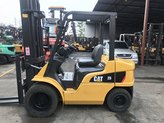 รถยก 2.5 ตัน เสาสูง 7 เมตร ล้อหน้าคู่ เครื่องดีเซล เกียร์ออโต้****375,000****