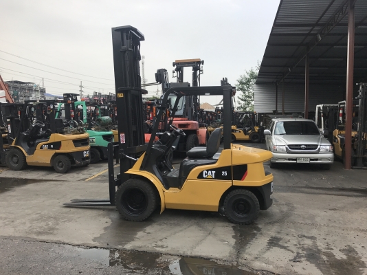 รถยก 2.5 ตัน เสาสูง 7 เมตร ล้อหน้าคู่ เครื่องดีเซล เกียร์ออโต้****375,000****