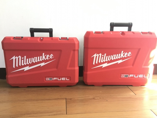 ชุดสว่านไร้สายไร้แปรงถ่าน Milwaukee 2897-22 ปี2017ออกแบบกล่องใหม่เล็กกว่าเดิม มีสว่านกระแทกและสว่านไ