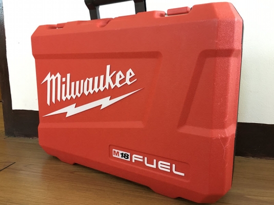ชุดสว่านไร้สายไร้แปรงถ่าน Milwaukee 2897-22 ปี2017ออกแบบกล่องใหม่เล็กกว่าเดิม มีสว่านกระแทกและสว่านไ