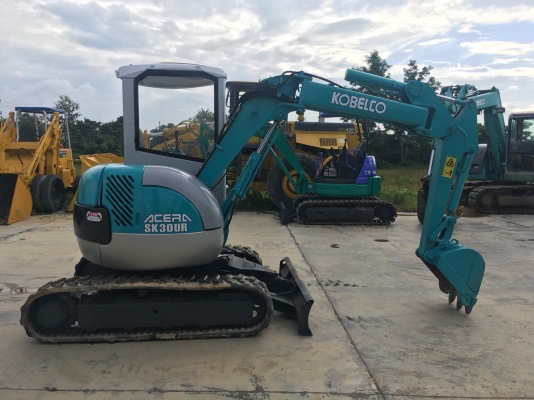 KOBELCO รุ่น: SK30UR-2 KOBELCO รุ่น: SK30UR-2