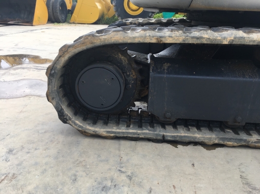 KOBELCO รุ่น: SK30UR-2 KOBELCO รุ่น: SK30UR-2