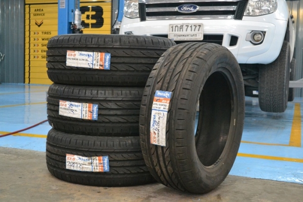 SONAR SX-9 275/55R20 ปี15 เส้นละ 2,500 บาท SONAR SX-9 275/55R20 ปี15 เส้นละ 2,500 บาท