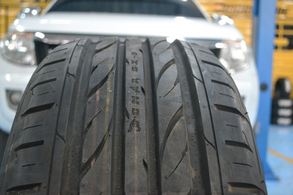 SONAR SX-9 275/55R20 ปี15 เส้นละ 2,500 บาท SONAR SX-9 275/55R20 ปี15 เส้นละ 2,500 บาท