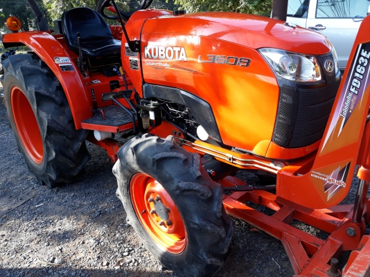 ขายรถไถL3608ปี55สีเดิมๆรถเดิมทุกจุดใบมีดผาลหลังพร้อมใช้งานครับ