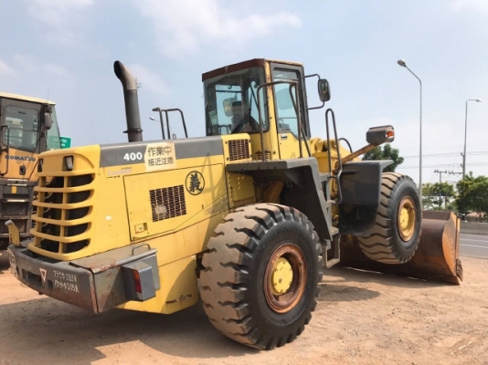 ขายรถตักล้อยาง KOMATSU WA400-3 รถนอกนำเข้าเองจากญี่ปุ่น สภาพสวยพร้อมใช้งาน มีVDOการทำงานครับ