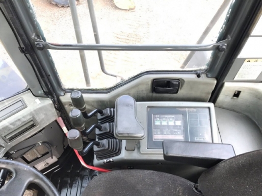 ขายรถตักล้อยาง KOMATSU WA400-3 รถนอกนำเข้าเองจากญี่ปุ่น สภาพสวยพร้อมใช้งาน มีVDOการทำงานครับ