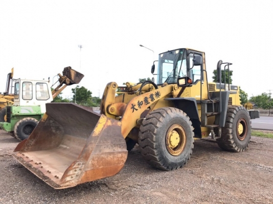 ขายรถตักล้อยาง KOMATSU WA400-3 รถนอกนำเข้าเองจากญี่ปุ่น สภาพสวยพร้อมใช้งาน มีVDOการทำงานครับ