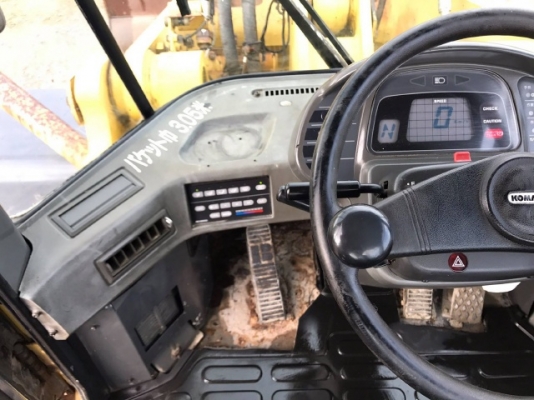 ขายรถตักล้อยาง KOMATSU WA400-3 รถนอกนำเข้าเองจากญี่ปุ่น สภาพสวยพร้อมใช้งาน มีVDOการทำงานครับ