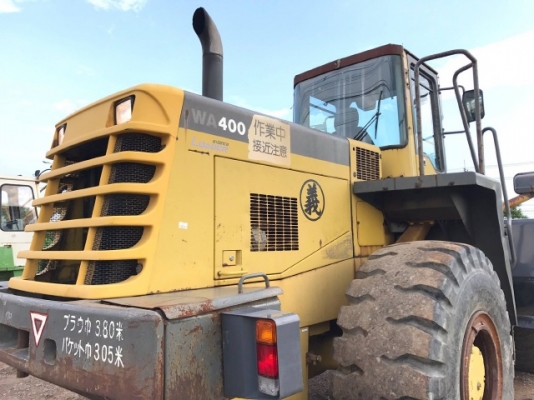ขายรถตักล้อยาง KOMATSU WA400-3 รถนอกนำเข้าเองจากญี่ปุ่น สภาพสวยพร้อมใช้งาน มีVDOการทำงานครับ