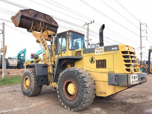 ขายรถตักล้อยาง KOMATSU WA400-3 รถนอกนำเข้าเองจากญี่ปุ่น สภาพสวยพร้อมใช้งาน มีVDOการทำงานครับ