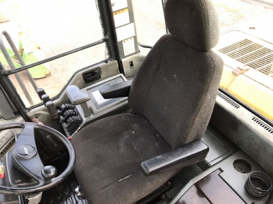 ขายรถตักล้อยาง KOMATSU WA400-3 รถนอกนำเข้าเองจากญี่ปุ่น สภาพสวยพร้อมใช้งาน มีVDOการทำงานครับ