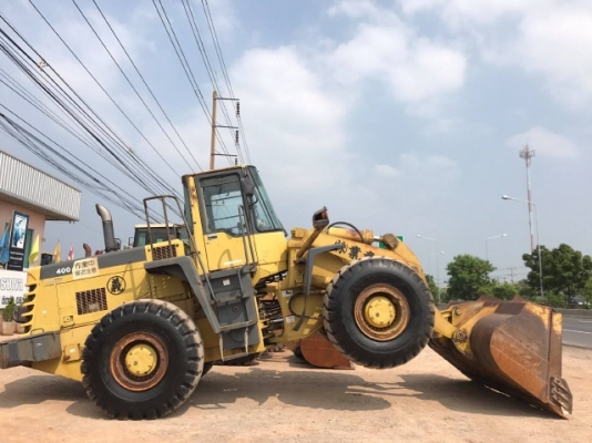 ขายรถตักล้อยาง KOMATSU WA400-3 รถนอกนำเข้าเองจากญี่ปุ่น สภาพสวยพร้อมใช้งาน มีVDOการทำงานครับ
