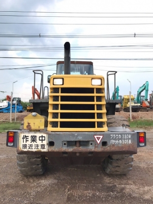 ขายรถตักล้อยาง KOMATSU WA400-3 รถนอกนำเข้าเองจากญี่ปุ่น สภาพสวยพร้อมใช้งาน มีVDOการทำงานครับ