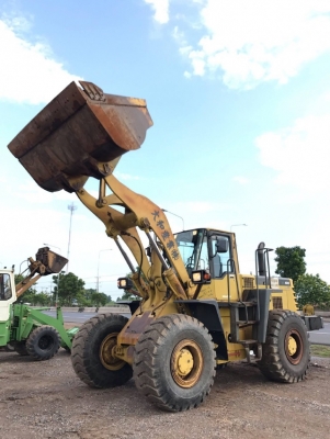 ขายรถตักล้อยาง KOMATSU WA400-3 รถนอกนำเข้าเองจากญี่ปุ่น สภาพสวยพร้อมใช้งาน มีVDOการทำงานครับ