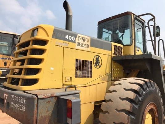 ขายรถตักล้อยาง KOMATSU WA400-3 รถนอกนำเข้าเองจากญี่ปุ่น สภาพสวยพร้อมใช้งาน มีVDOการทำงานครับ