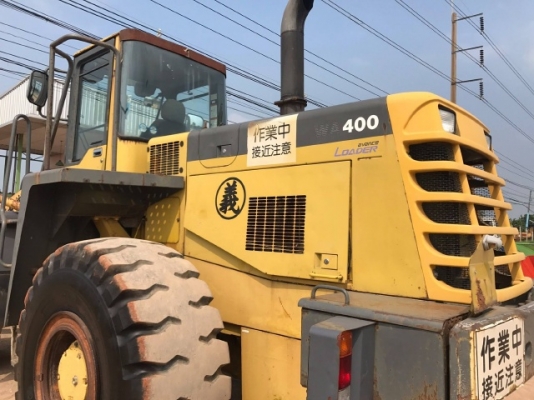 ขายรถตักล้อยาง KOMATSU WA400-3 รถนอกนำเข้าเองจากญี่ปุ่น สภาพสวยพร้อมใช้งาน มีVDOการทำงานครับ