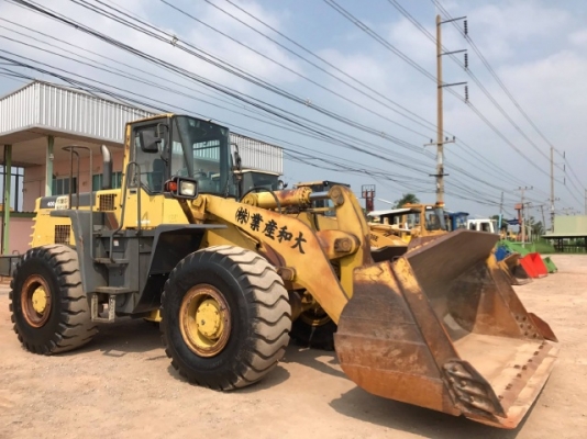 ขายรถตักล้อยาง KOMATSU WA400-3 รถนอกนำเข้าเองจากญี่ปุ่น สภาพสวยพร้อมใช้งาน มีVDOการทำงานครับ