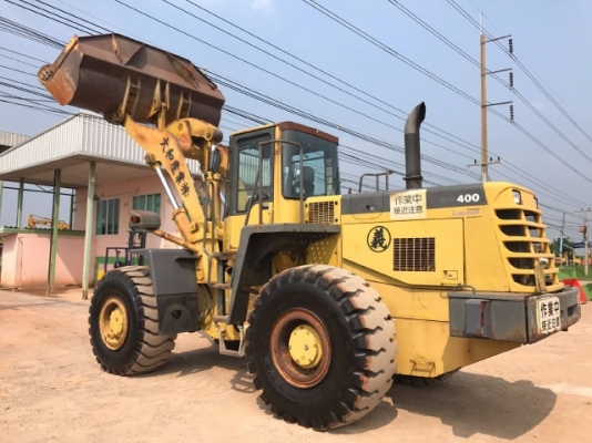 ขายรถตักล้อยาง KOMATSU WA400-3 รถนอกนำเข้าเองจากญี่ปุ่น สภาพสวยพร้อมใช้งาน มีVDOการทำงานครับ