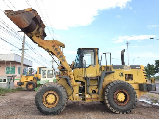 ขายรถตักล้อยาง KOMATSU WA400-3 รถนอกนำเข้าเองจากญี่ปุ่น สภาพสวยพร้อมใช้งาน มีVDOการทำงานครับ