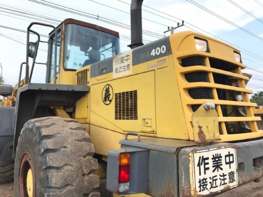 ขายรถตักล้อยาง KOMATSU WA400-3 รถนอกนำเข้าเองจากญี่ปุ่น สภาพสวยพร้อมใช้งาน มีVDOการทำงานครับ