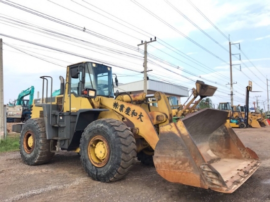 ขายรถตักล้อยาง KOMATSU WA400-3 รถนอกนำเข้าเองจากญี่ปุ่น สภาพสวยพร้อมใช้งาน มีVDOการทำงานครับ