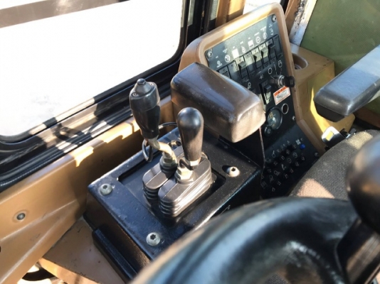 ขายรถตักล้อยาง CAT 924F รถนอกนำเข้าเองจากญี่ปุ่น สภาพสวยพร้อมใช้งาน ขายรถตักล้อยาง CAT 924F รถนอกนำเข้าเองจากญี่ปุ่น สภาพสวยพร้อมใช้งาน